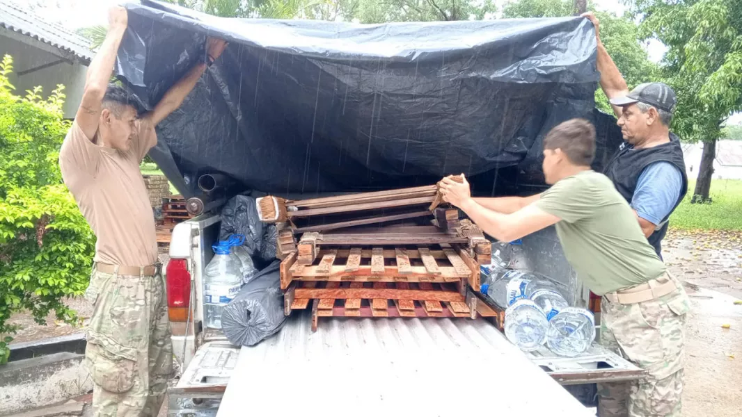 17172-desarrollo-social-asistio-a-mas-de-100-familias-afectadas-por-las-intensas-lluvias-en-11-municipios